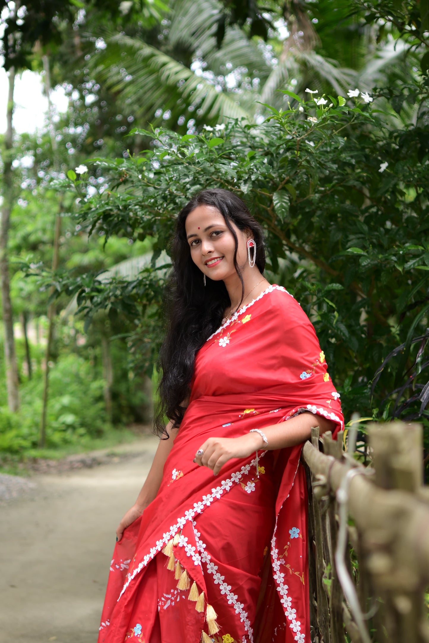 Elegant Assamese Makhela Sador ā Red Floral Delight