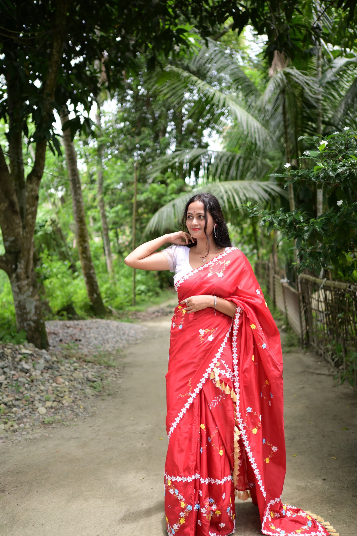 Elegant Assamese Makhela Sador – Red Floral Delight